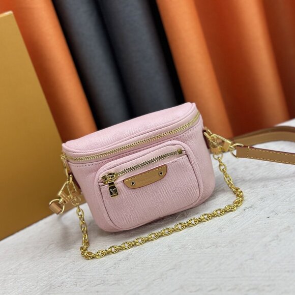 Louis Vuitton Chain Bags, Wallets - Picture 1 of 9